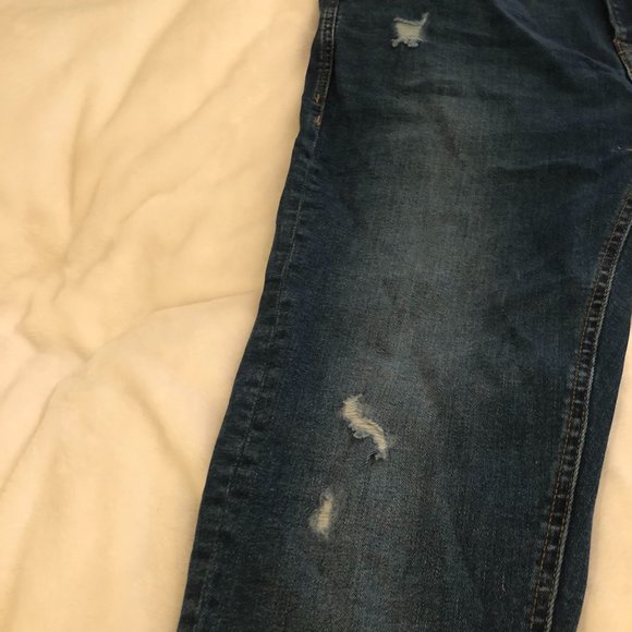 Distressed Skinny Jeans - Picture 4 of 7